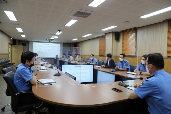 여수해양경찰서 대회의실에서 2022 을지연습 준비보고회를 개최하고 있다 (사진제공 = 여수해양경찰서)